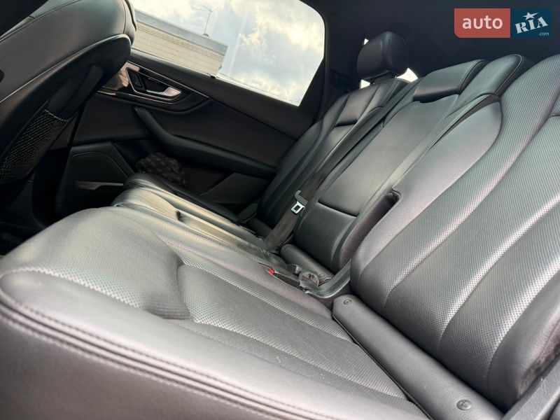 Позашляховик / Кросовер Audi Q7 2016 в Охтирці