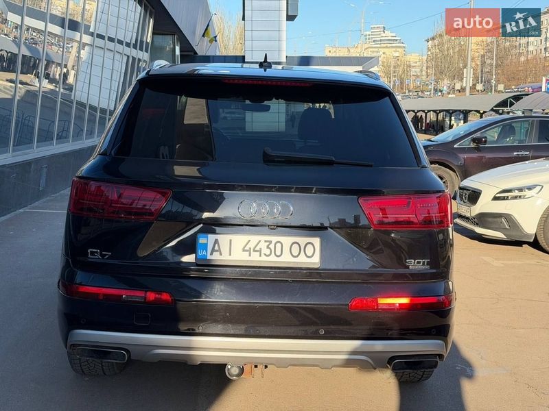 Позашляховик / Кросовер Audi Q7 2018 в Києві