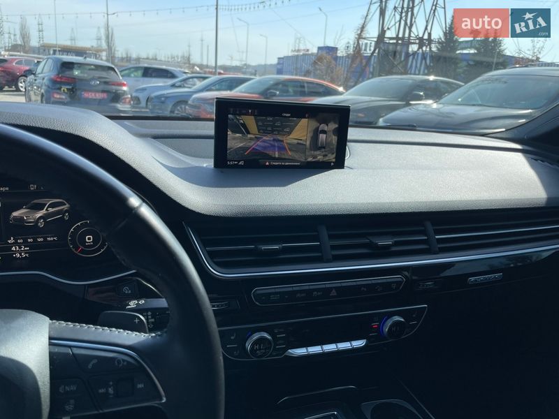 Позашляховик / Кросовер Audi Q7 2015 в Львові