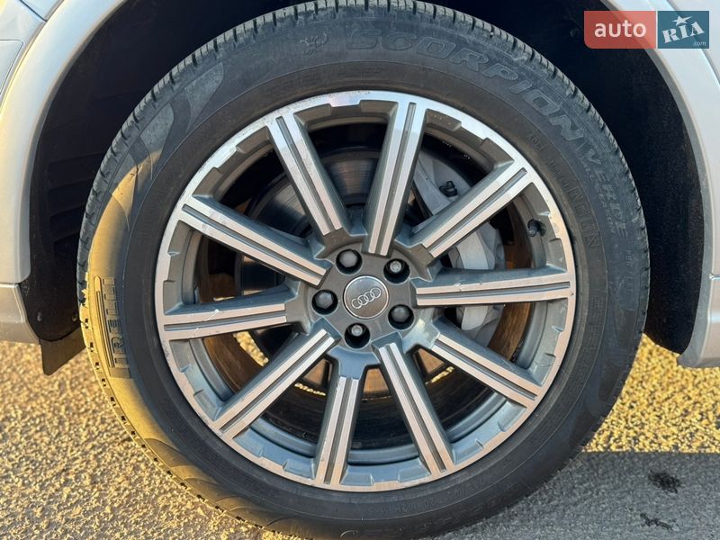 Позашляховик / Кросовер Audi Q7 2017 в Житомирі