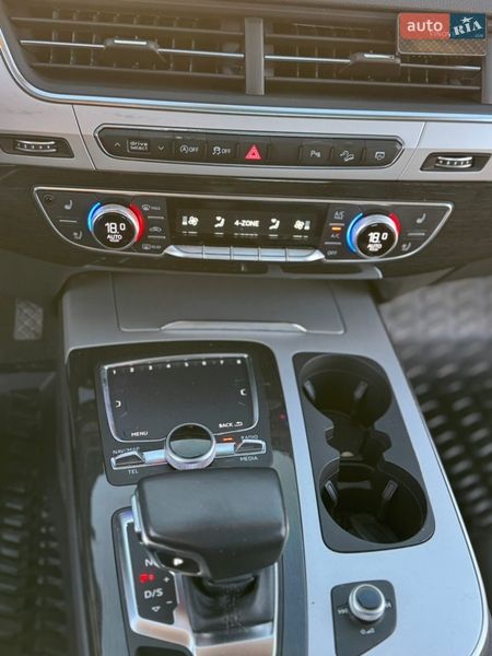 Позашляховик / Кросовер Audi Q7 2017 в Житомирі