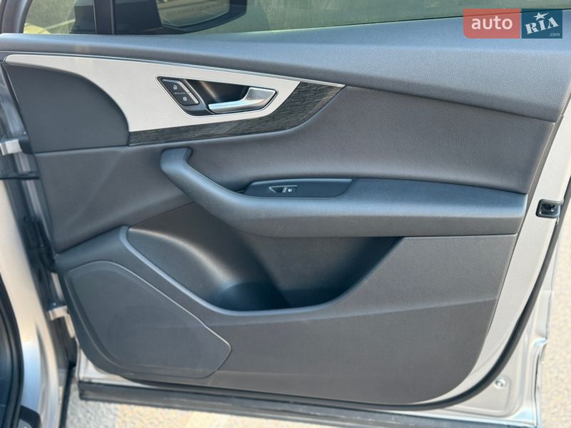 Позашляховик / Кросовер Audi Q7 2017 в Житомирі