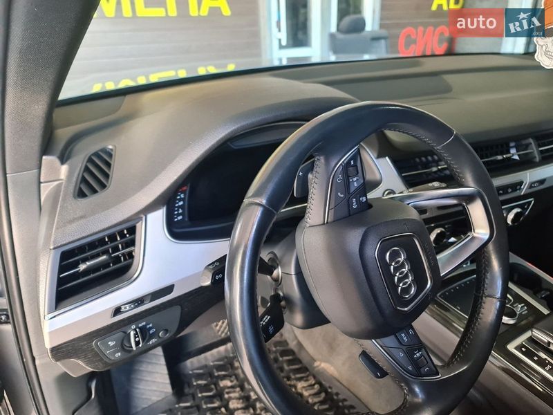 Позашляховик / Кросовер Audi Q7 2017 в Дніпрі