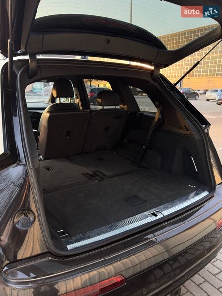 Внедорожник / Кроссовер Audi Q7 2017 в Луцке