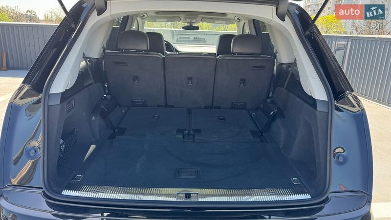 Внедорожник / Кроссовер Audi Q7 2017 в Киеве