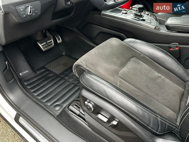 Позашляховик / Кросовер Audi Q7 2017 в Дніпрі