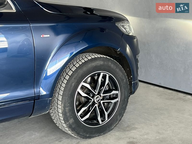 Позашляховик / Кросовер Audi Q7 2010 в Одесі
