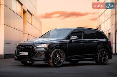 Внедорожник / Кроссовер Audi Q7 2020 в Киеве