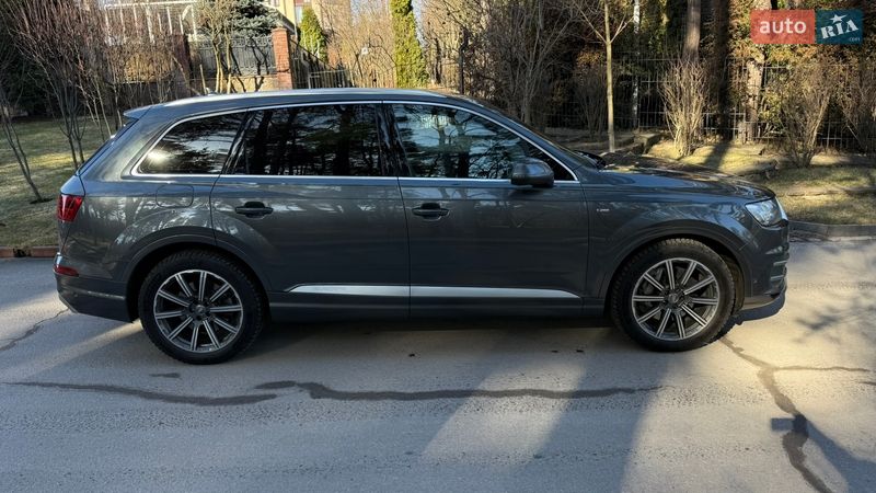 Внедорожник / Кроссовер Audi Q7 2017 в Киеве