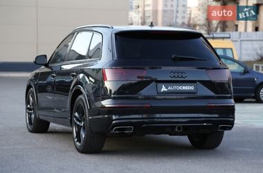 Внедорожник / Кроссовер Audi Q7 2015 в Киеве