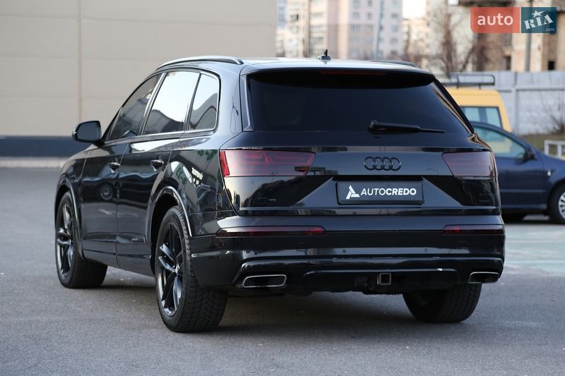 Внедорожник / Кроссовер Audi Q7 2015 в Киеве