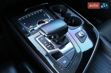 Внедорожник / Кроссовер Audi Q7 2015 в Киеве