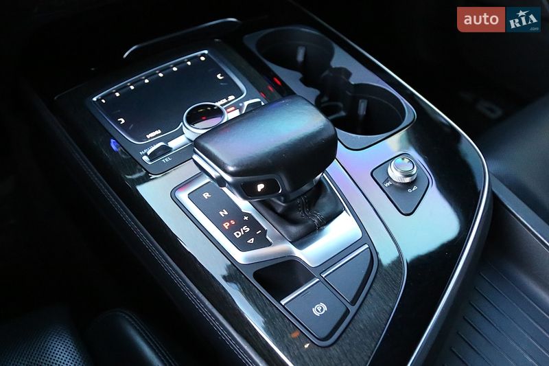 Внедорожник / Кроссовер Audi Q7 2015 в Киеве