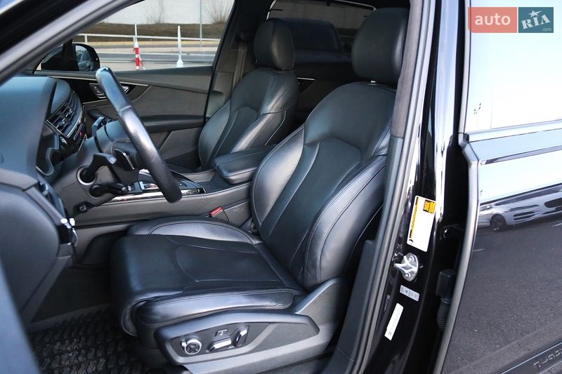 Внедорожник / Кроссовер Audi Q7 2015 в Киеве