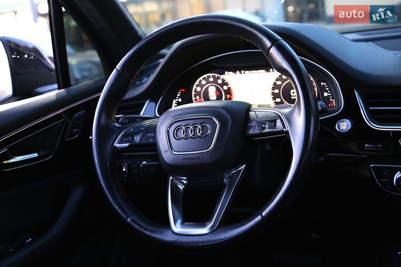 Внедорожник / Кроссовер Audi Q7 2015 в Киеве