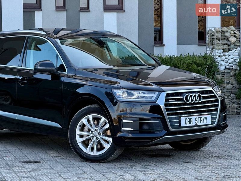 Позашляховик / Кросовер Audi Q7 2018 в Стрию