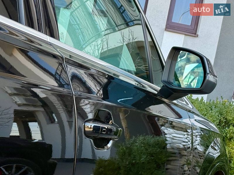 Позашляховик / Кросовер Audi Q7 2018 в Стрию