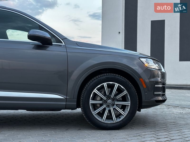 Позашляховик / Кросовер Audi Q7 2019 в Львові