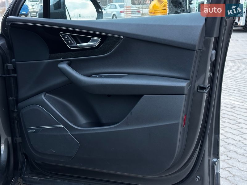 Позашляховик / Кросовер Audi Q7 2019 в Львові