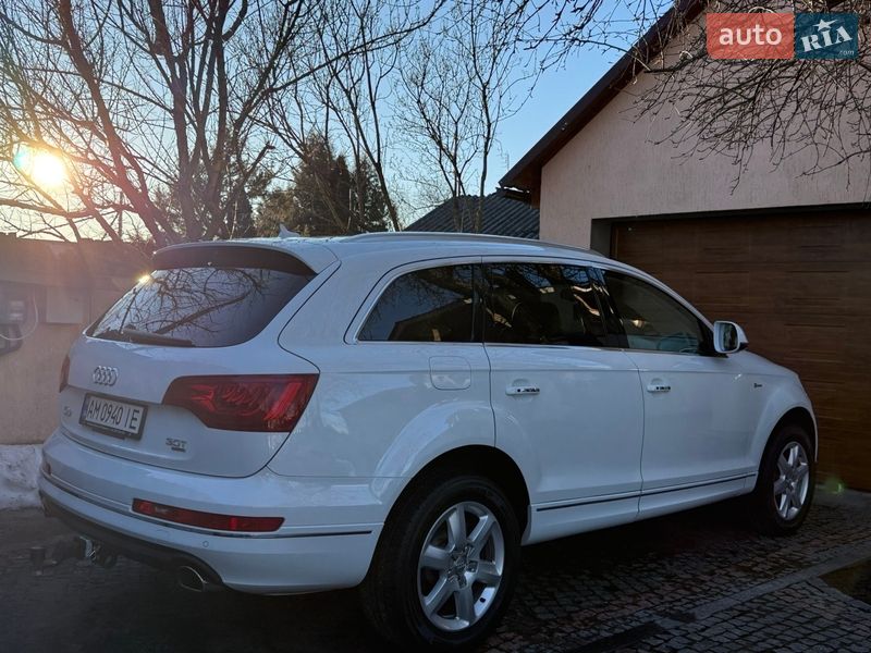 Позашляховик / Кросовер Audi Q7 2015 в Житомирі