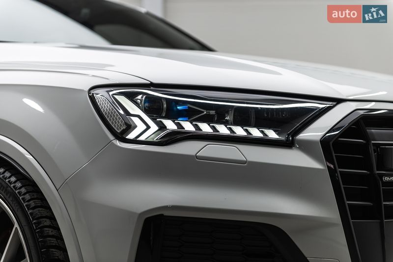 Позашляховик / Кросовер Audi Q7 2021 в Мукачевому