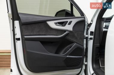 Позашляховик / Кросовер Audi Q7 2021 в Мукачевому