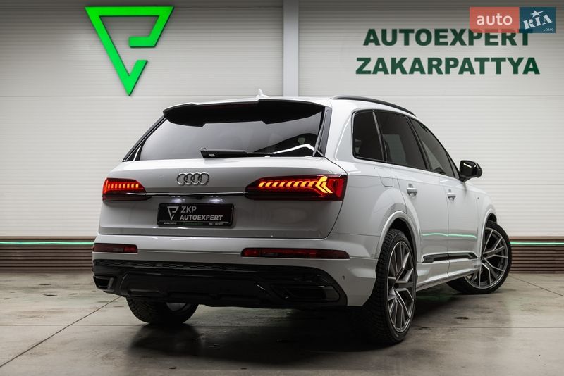 Позашляховик / Кросовер Audi Q7 2021 в Мукачевому