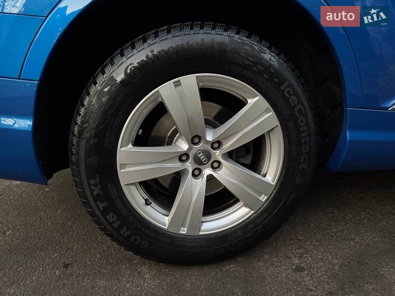 Позашляховик / Кросовер Audi Q7 2015 в Львові