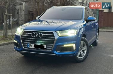 Позашляховик / Кросовер Audi Q7 2015 в Львові