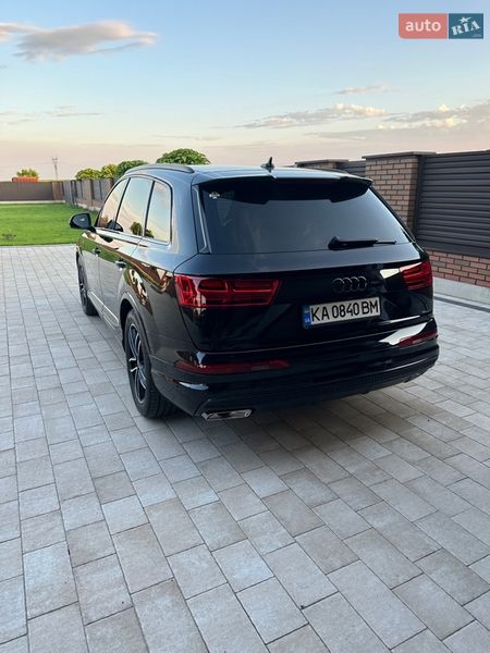 Позашляховик / Кросовер Audi Q7 2016 в Луцьку