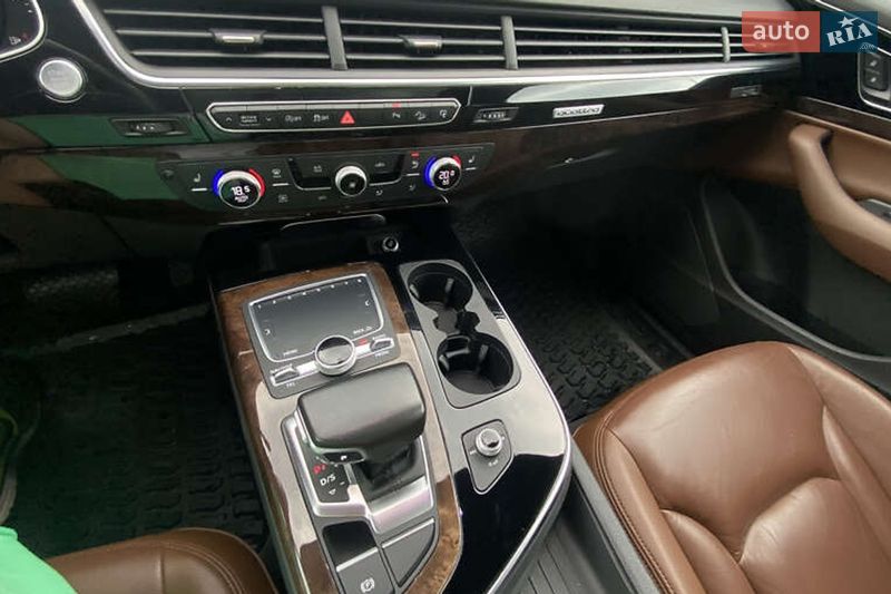 Внедорожник / Кроссовер Audi Q7 2016 в Киеве