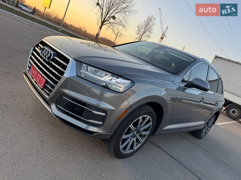 Позашляховик / Кросовер Audi Q7 2017 в Луцьку
