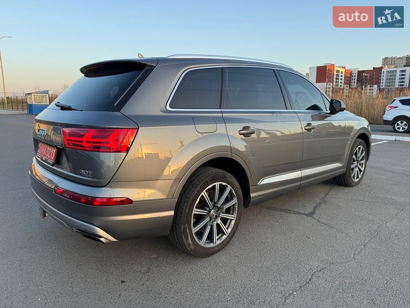 Позашляховик / Кросовер Audi Q7 2017 в Луцьку