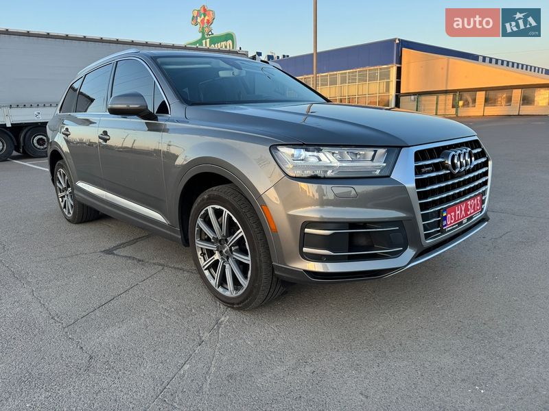 Позашляховик / Кросовер Audi Q7 2017 в Луцьку