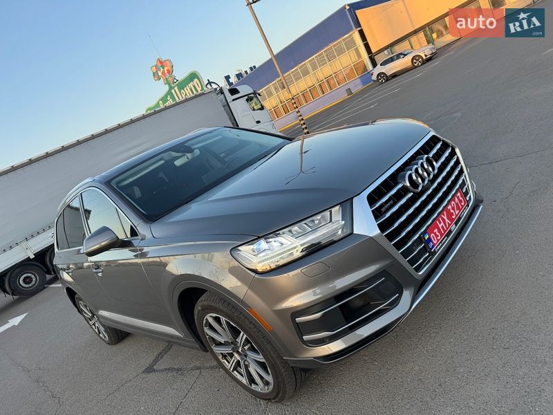 Позашляховик / Кросовер Audi Q7 2017 в Луцьку