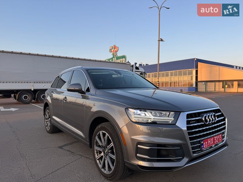 Позашляховик / Кросовер Audi Q7 2017 в Луцьку