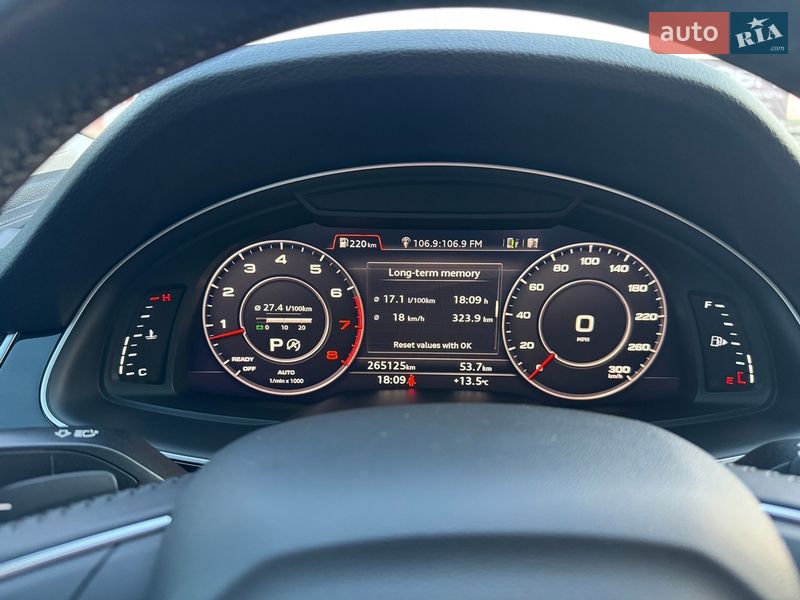 Позашляховик / Кросовер Audi Q7 2017 в Луцьку