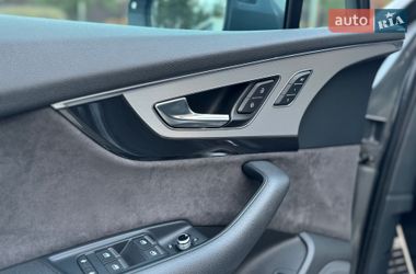 Внедорожник / Кроссовер Audi Q7 2018 в Киеве