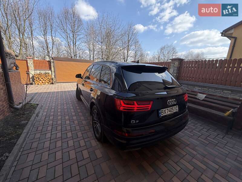 Внедорожник / Кроссовер Audi Q7 2018 в Хмельницком