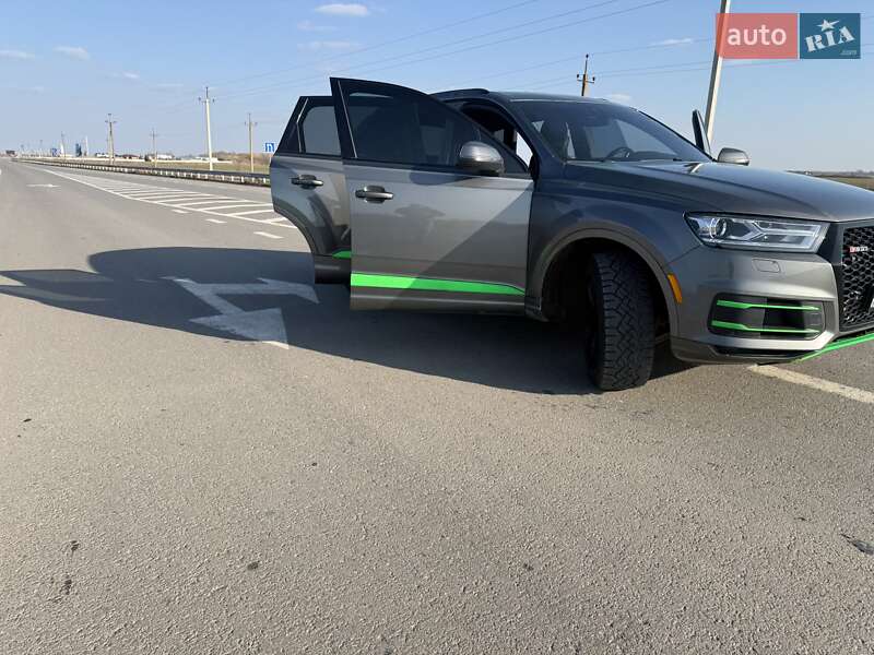 Внедорожник / Кроссовер Audi Q7 2017 в Житомире