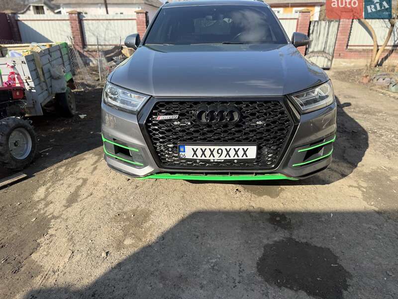 Внедорожник / Кроссовер Audi Q7 2017 в Житомире