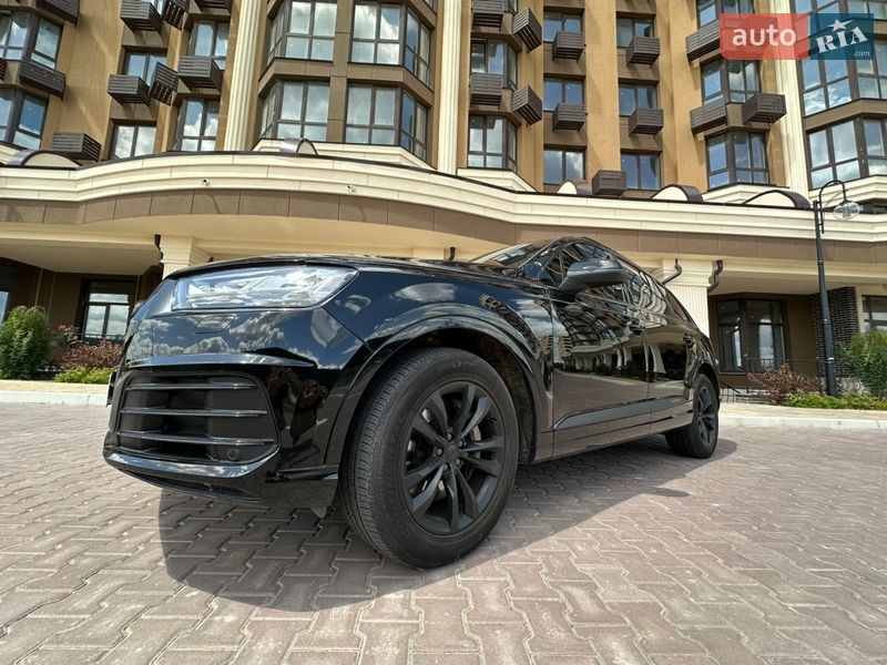 Внедорожник / Кроссовер Audi Q7 2016 в Киеве