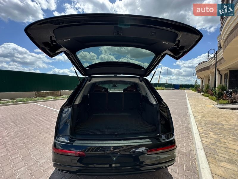 Внедорожник / Кроссовер Audi Q7 2016 в Киеве