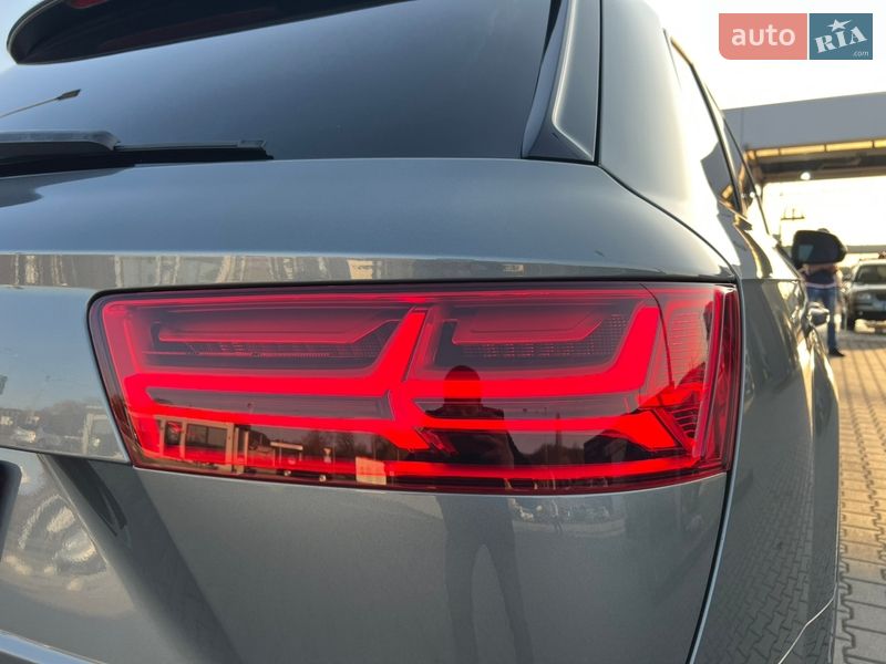 Внедорожник / Кроссовер Audi Q7 2016 в Мукачево