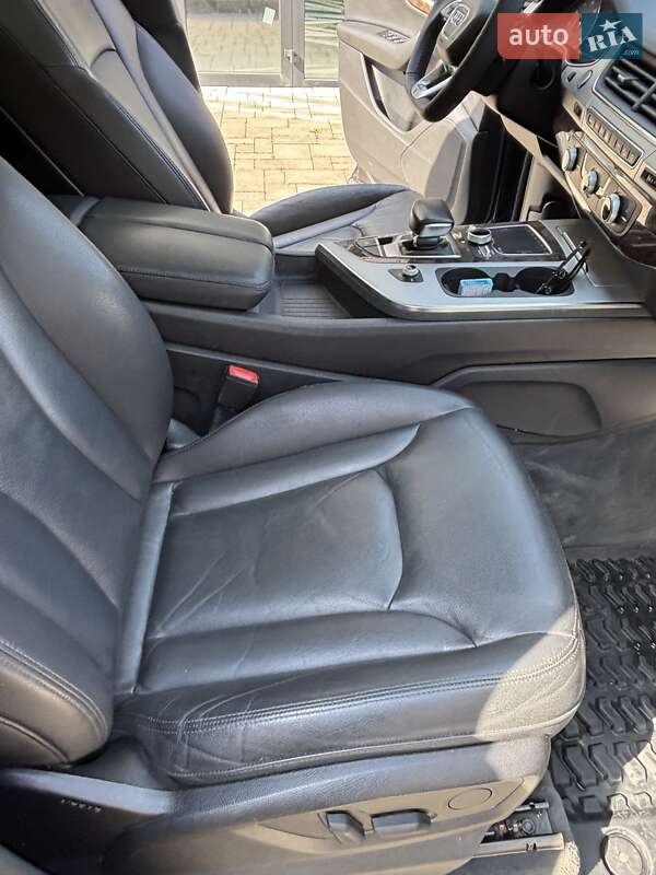 Внедорожник / Кроссовер Audi Q7 2017 в Тячеве