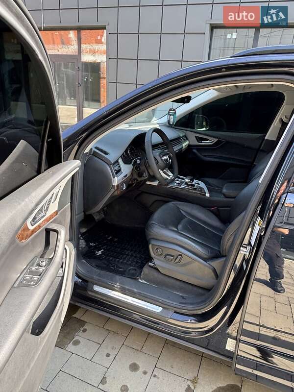 Внедорожник / Кроссовер Audi Q7 2017 в Тячеве
