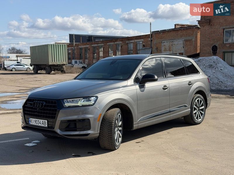 Позашляховик / Кросовер Audi Q7 2016 в Лубнах