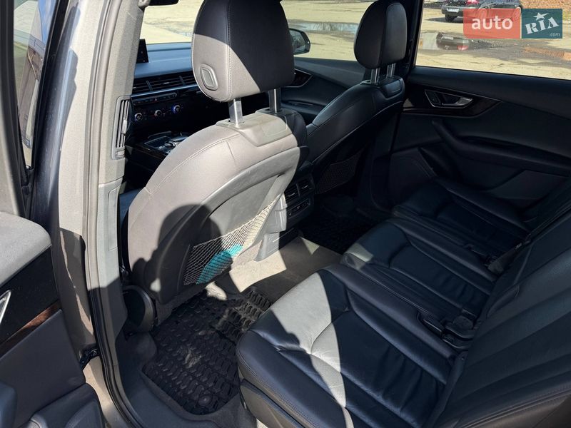 Позашляховик / Кросовер Audi Q7 2016 в Лубнах