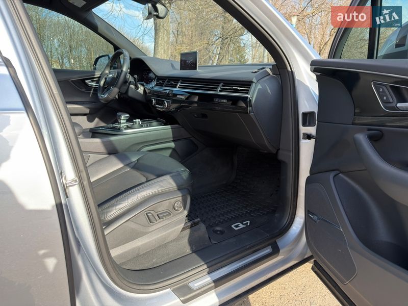 Внедорожник / Кроссовер Audi Q7 2019 в Полтаве