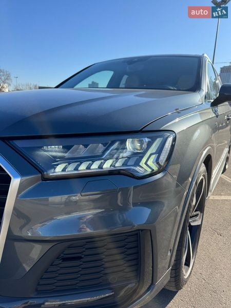 Внедорожник / Кроссовер Audi Q7 2021 в Киеве